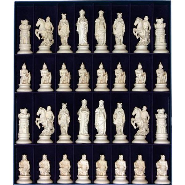 Etruscan Chess set with box - natural